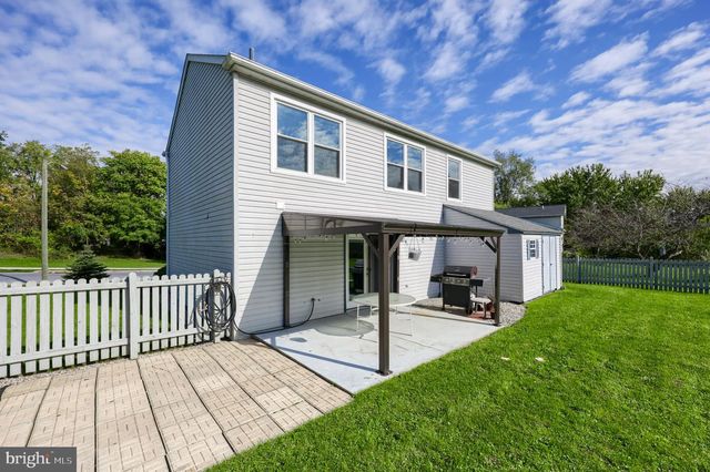 8851 PRESIDENTS DR, Hummelstown, PA 17036