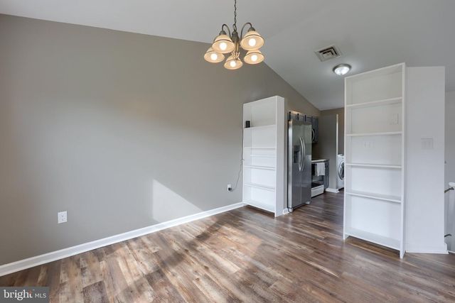 8851 PRESIDENTS DR, Hummelstown, PA 17036