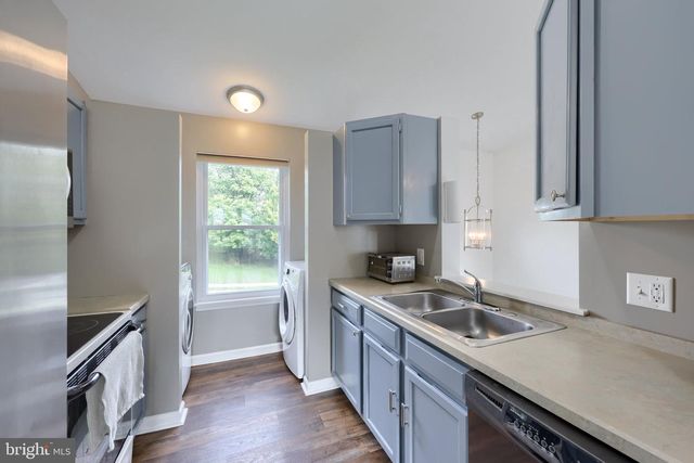 8851 PRESIDENTS DR, Hummelstown, PA 17036