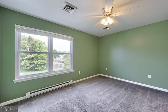8851 PRESIDENTS DR, Hummelstown, PA 17036