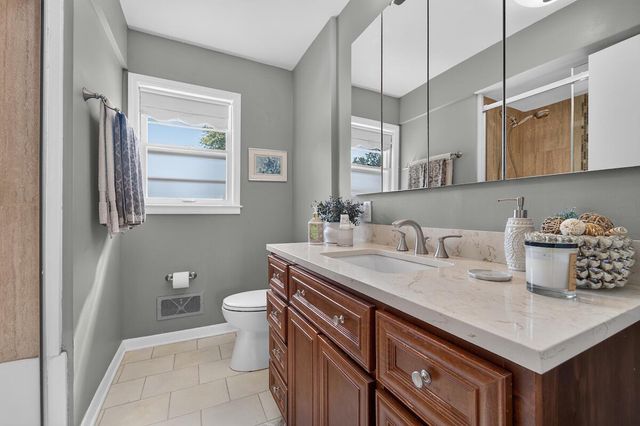 704 Roosevelt AVENUE, Mount Pleasant, WI 53406