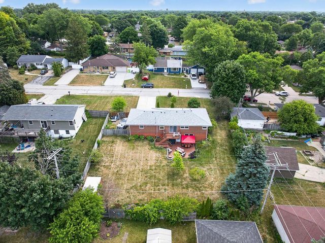 704 Roosevelt AVENUE, Mount Pleasant, WI 53406