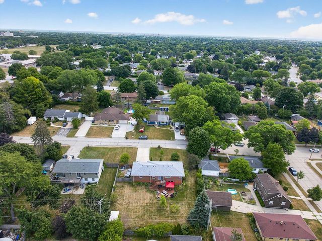 704 Roosevelt AVENUE, Mount Pleasant, WI 53406