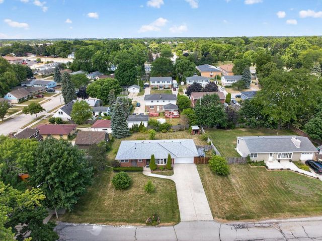 704 Roosevelt AVENUE, Mount Pleasant, WI 53406
