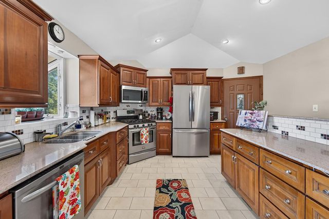 704 Roosevelt AVENUE, Mount Pleasant, WI 53406