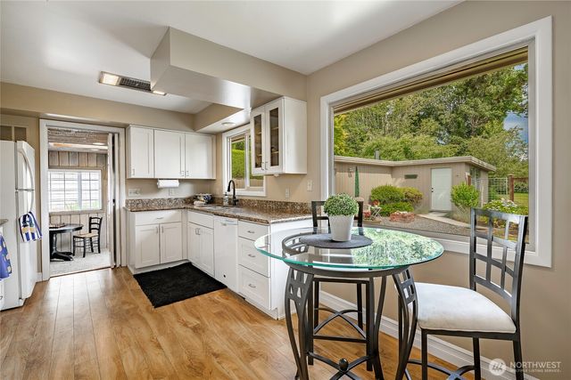 2808 Azalea Place, Bellingham, WA 98225