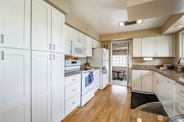 2808 Azalea Place, Bellingham, WA 98225