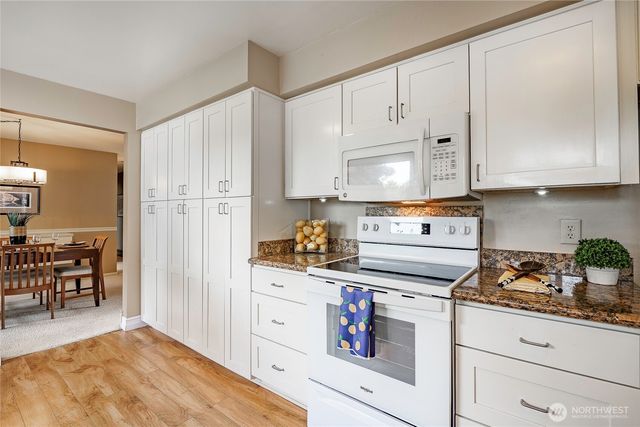 2808 Azalea Place, Bellingham, WA 98225