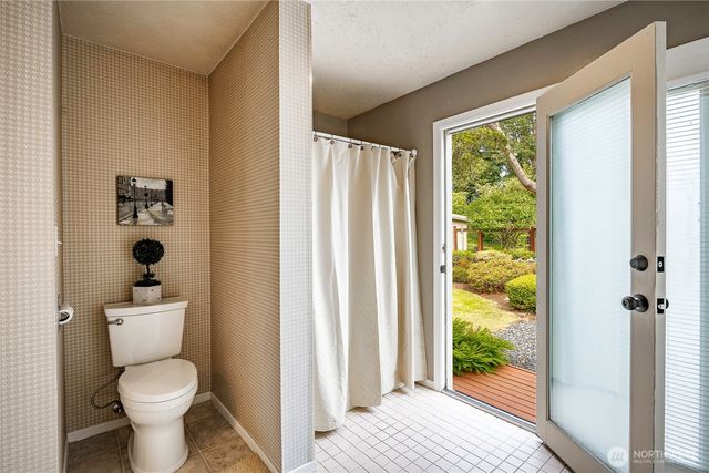 2808 Azalea Place, Bellingham, WA 98225