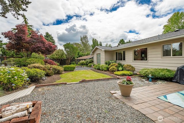 2808 Azalea Place, Bellingham, WA 98225