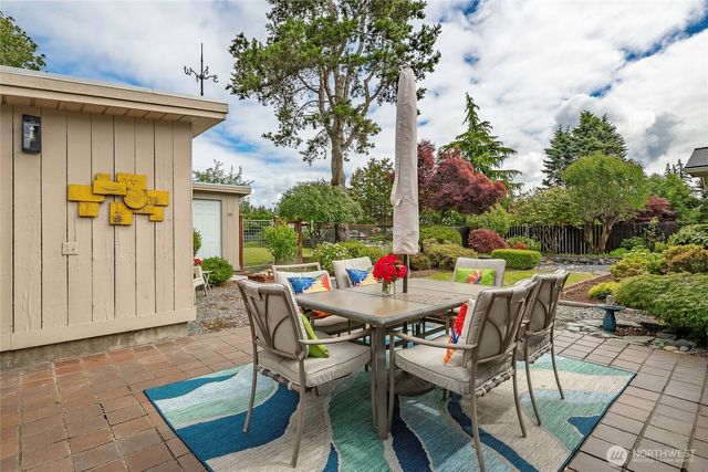 2808 Azalea Place, Bellingham, WA 98225