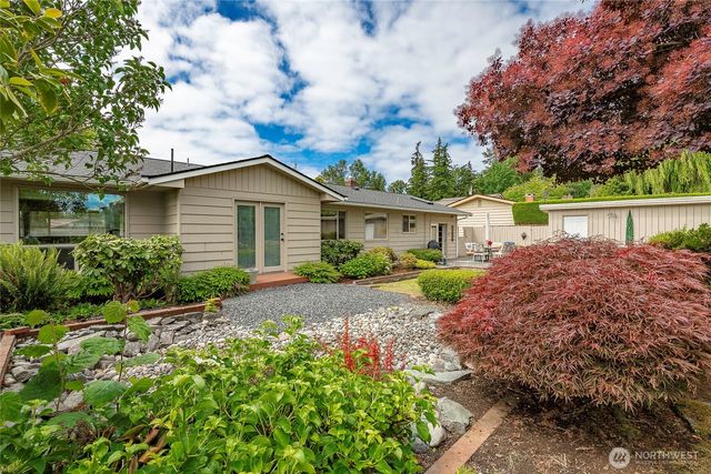 2808 Azalea Place, Bellingham, WA 98225