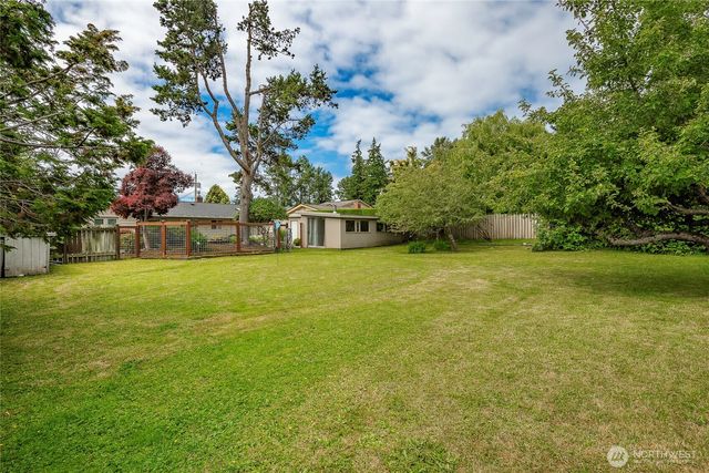 2808 Azalea Place, Bellingham, WA 98225