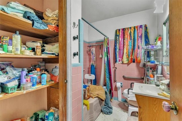 511 Collier Ridge Drive NW, Atlanta, GA 30318