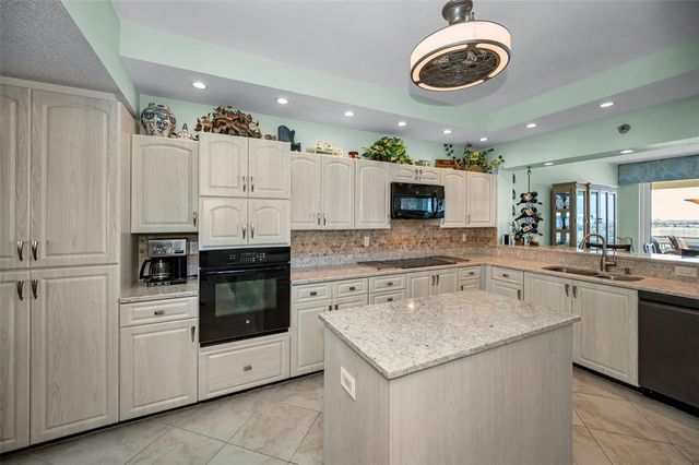 7882 SAILBOAT KEY BOULEVARD S 605, South Pasadena, FL 33707