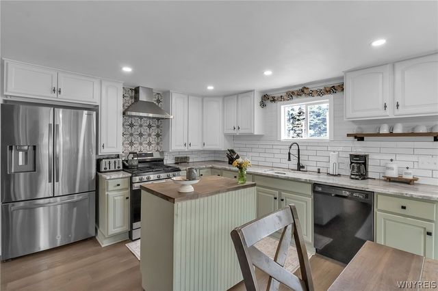 21 Middlesex Road, Orchard Park, NY 14127