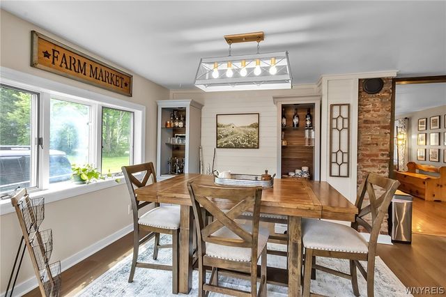21 Middlesex Road, Orchard Park, NY 14127