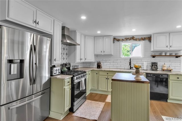 21 Middlesex Road, Orchard Park, NY 14127