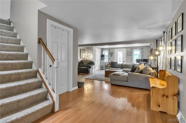 21 Middlesex Road, Orchard Park, NY 14127