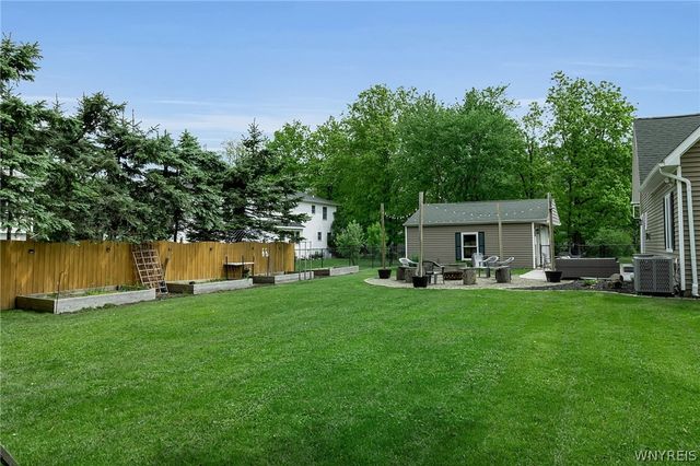 21 Middlesex Road, Orchard Park, NY 14127