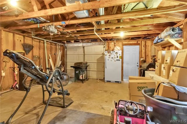 21 Middlesex Road, Orchard Park, NY 14127