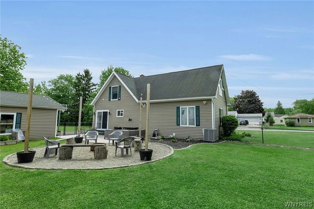 21 Middlesex Road, Orchard Park, NY 14127