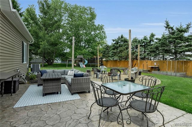 21 Middlesex Road, Orchard Park, NY 14127