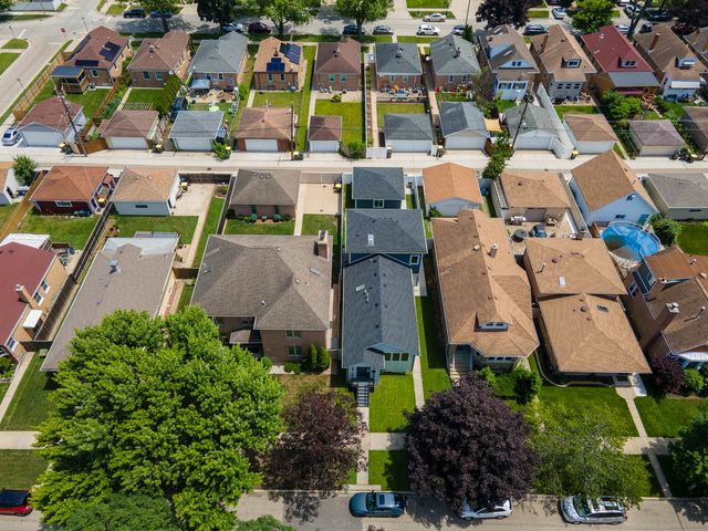 2563 Maple Street, River Grove, IL 60171