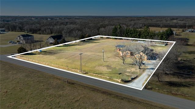 13539 Taylor Orchard Road, Gentry, AR 72734