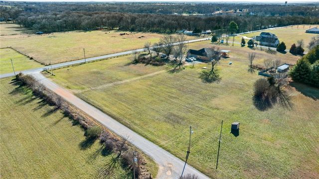 13539 Taylor Orchard Road, Gentry, AR 72734