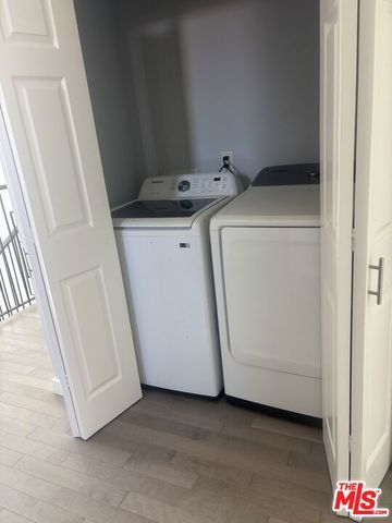 7925 Kittyhawk Avenue, Los Angeles, CA 90045