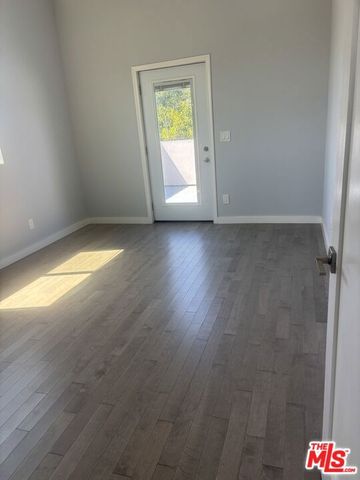 7925 Kittyhawk Avenue, Los Angeles, CA 90045