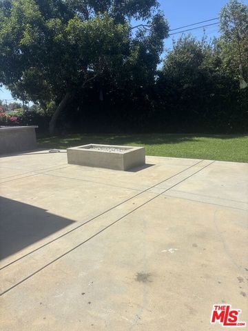 7925 Kittyhawk Avenue, Los Angeles, CA 90045