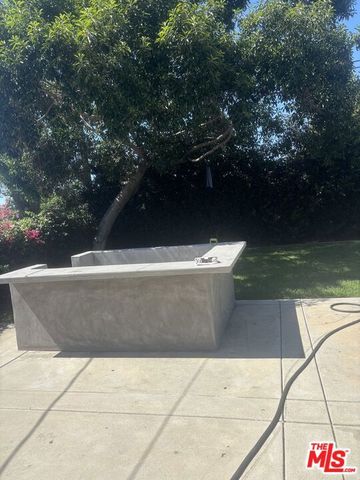 7925 Kittyhawk Avenue, Los Angeles, CA 90045