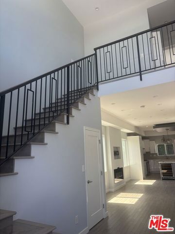 7925 Kittyhawk Avenue, Los Angeles, CA 90045
