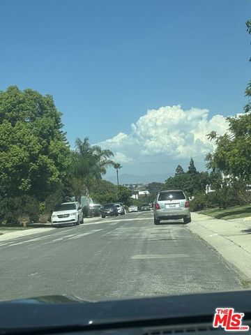 7925 Kittyhawk Avenue, Los Angeles, CA 90045