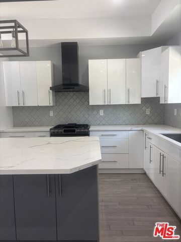 7925 Kittyhawk Avenue, Los Angeles, CA 90045
