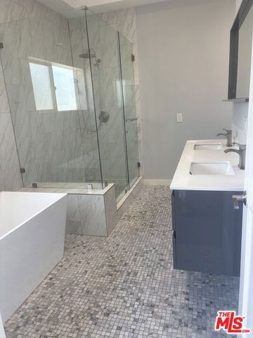 7925 Kittyhawk Avenue, Los Angeles, CA 90045