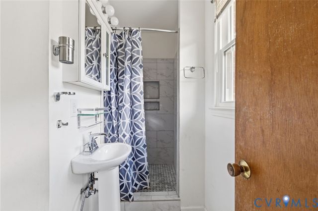 5003 Thrush Ln, Richmond, VA 23227