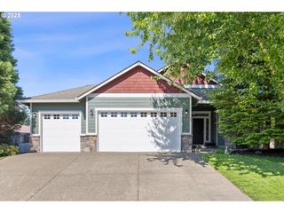 437 N 8TH Pl, Carlton, OR 97111