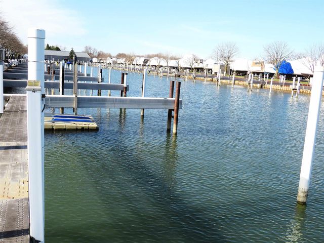 41700 Conger Bay G-269 Drive, Harrison Twp, MI 48045