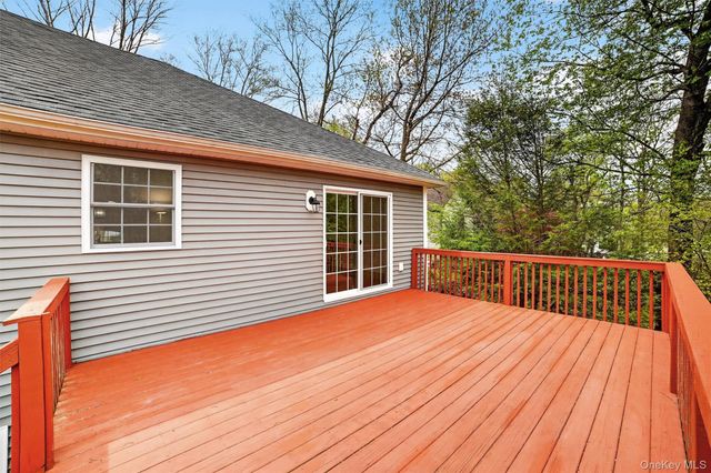 872 Taconic Woods Road, Yorktown Heights, NY 10598