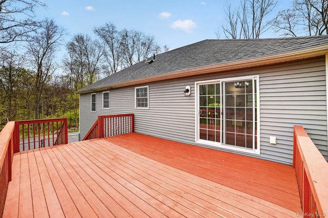 872 Taconic Woods Road, Yorktown Heights, NY 10598