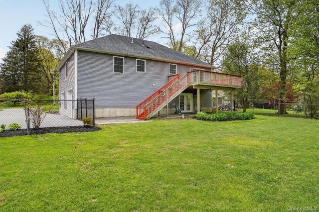 872 Taconic Woods Road, Yorktown Heights, NY 10598