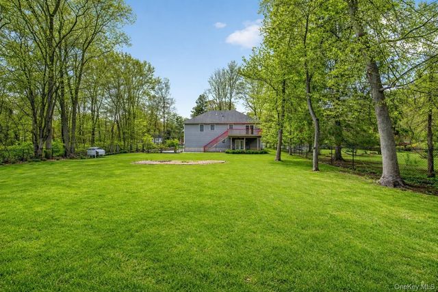 872 Taconic Woods Road, Yorktown Heights, NY 10598
