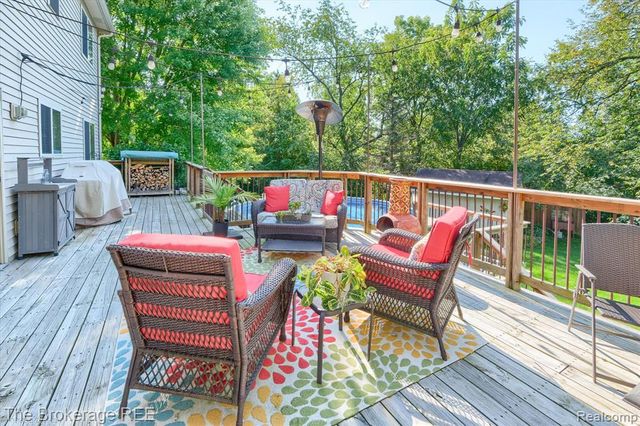 8380 Hunt Club Court, Grand Blanc, MI 48439