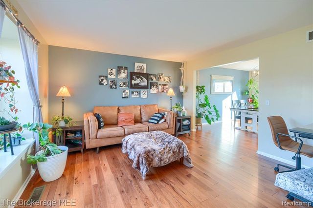 8380 Hunt Club Court, Grand Blanc, MI 48439