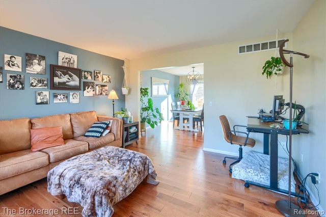 8380 Hunt Club Court, Grand Blanc, MI 48439