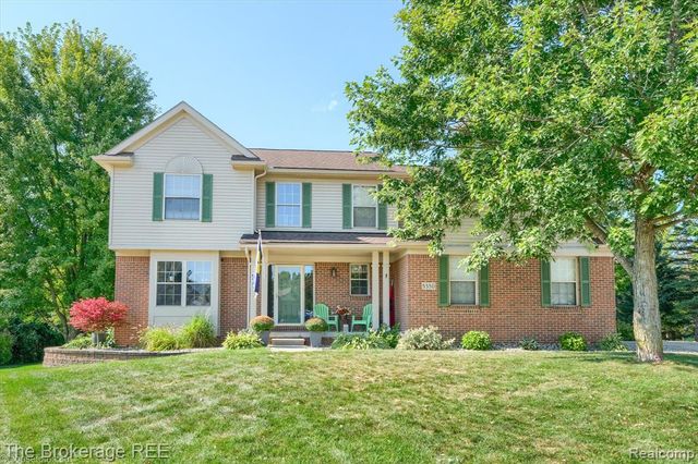 8380 Hunt Club Court, Grand Blanc, MI 48439