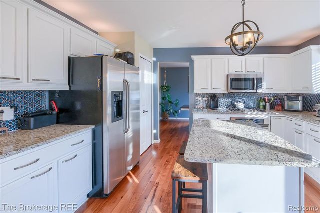 8380 Hunt Club Court, Grand Blanc, MI 48439